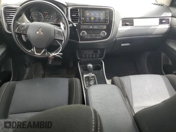 ✅ 2017 Mitsubishi Outlander SE • VIN: JA4JZ3AXXHZ602378 • Lot: 59731485. Wystawiony na Copart z przebiegiem 144 069 mil. Bezpłatny archiwum sprzedaży aukcyjnych z USA i szczegółowy raport historii pojazdu na DreamBid. Zdjęcie 8.