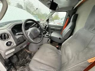 ✅ 2018 Ford Econoline Commercial • VIN: 1FDXE4FS9JDC33221 • Lot: 56857655. Listed on Copart with 111,690 mi. Free auction sales archive from the USA and detailed vehicle history report at DreamBid. Image 5.