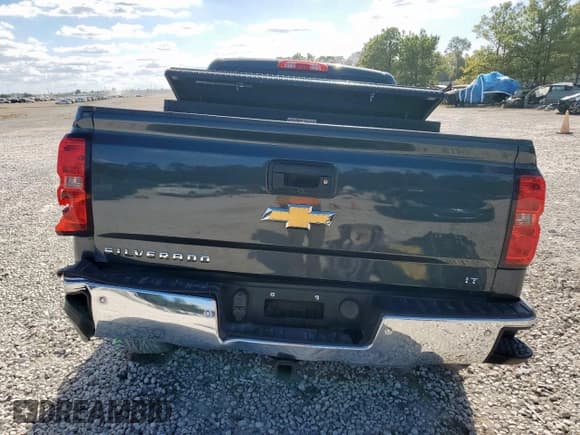✅ 2018 Chevrolet Silverado 1500 LT • VIN: 3GCPCREC0JG540636 • Lot: 92721245. Wystawiony na Copart z przebiegiem 164 314 mil. Bezpłatny archiwum sprzedaży aukcyjnych z USA i szczegółowy raport historii pojazdu na DreamBid. Zdjęcie 6.
