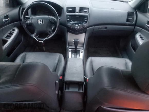 ✅ 2003 Honda Accord EX • VIN: JHMCM56673C074303 • Lot: 91943895. Listed on Copart with 195,385 mi. Free auction sales archive from the USA and detailed vehicle history report at DreamBid. Image 8.