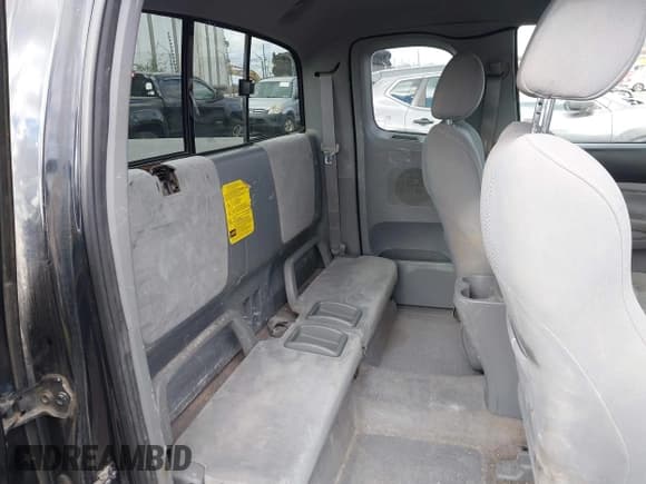 ✅ 2007 Toyota Tacoma • VIN: 5TEUU42N07Z379162 • Lot: 43583500. Wystawiony na IAAI z przebiegiem 326 113 mil. Bezpłatny archiwum sprzedaży aukcyjnych z USA i szczegółowy raport historii pojazdu na DreamBid. Zdjęcie 8.