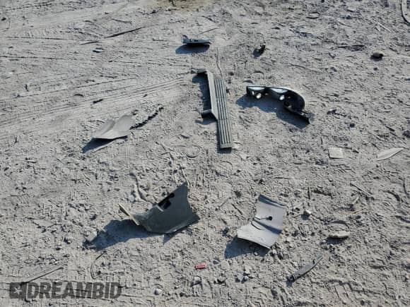 ✅ 1999 Chevrolet Silverado 1500 LT • VIN: 1GCEK19TXXE138306 • Lot: 69669864. Wystawiony na Copart z przebiegiem Nie podano mil. Skorzystaj z bezpłatnego archiwum sprzedaży aukcyjnych z USA i zobacz szczegółowy raport historii pojazdu na DreamBid. Zdjęcie 12.