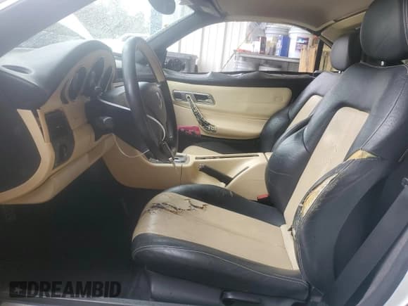 ✅ 2001 Mercedes-Benz SLK 230 Kompressor • VIN: WDBKK49F41F184745 • Lot: 85403715. Wystawiony na Copart z przebiegiem 136 377 mil. Bezpłatny archiwum sprzedaży aukcyjnych z USA i szczegółowy raport historii pojazdu na DreamBid. Zdjęcie 7.