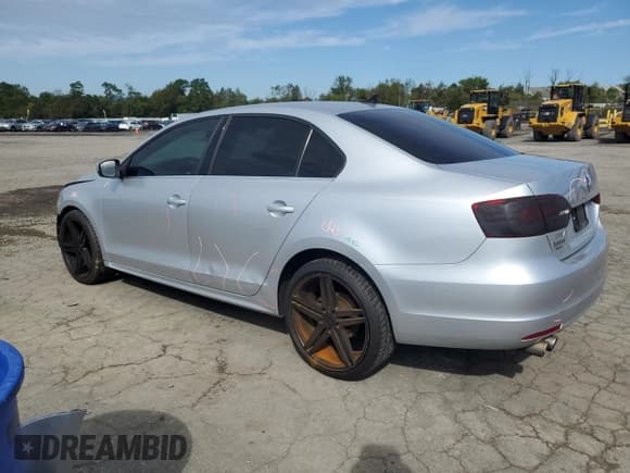 ✅ 2013 Volkswagen Jetta SEL • VIN: 3VWLX7AJ1DM431763 • Lot: 71806115. Listed on Copart with 128,598 mi. Free auction sales archive from the USA and detailed vehicle history report at DreamBid. Image 2.