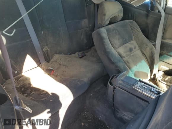 ✅ 2003 Honda Accord LX • VIN: 1HGCM72233A033325 • Lot: 82252475. Wystawiony na Copart z przebiegiem 199 145 mil. Bezpłatny archiwum sprzedaży aukcyjnych z USA i szczegółowy raport historii pojazdu na DreamBid. Zdjęcie 10.