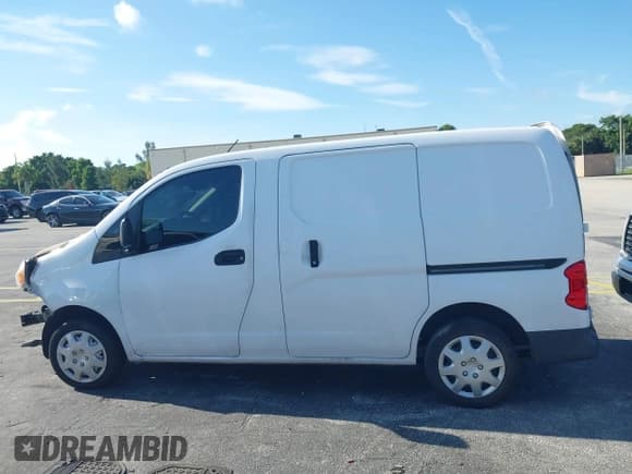✅ 2017 Nissan NV200 S • VIN: 3N6CM0KN5HK696818 • Lot: 40334418. Wystawiony na IAAI z przebiegiem 219 841 mil. Bezpłatny archiwum sprzedaży aukcyjnych z USA i szczegółowy raport historii pojazdu na DreamBid. Zdjęcie 15.
