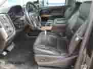 2018 Chevrolet Silverado 3500HD LTZ z VIN 1GC4K0CY5JF222075, wystawiony jako Copart lot #59560914 z przebiegiem 128 718 mil mil oraz Czysty tytuł • Clean title. Historia ofert i sprzedaży dostępna na DreamBid. Obrazek 7.