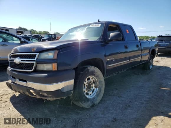 ✅ 2006 Chevrolet Silverado 2500HD Work Truck • VIN: 1GCHC23U16F145638 • Лот: 56349655. Опубликован ранее на Copart с пробегом Не указан. Бесплатный доступ к архиву аукционных продаж из США и подробный отчёт об истории автомобиля на DreamBid. Изображение 1.