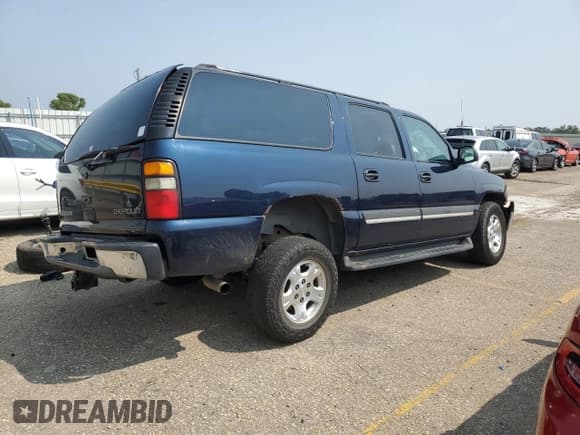 ✅ 2004 Chevrolet Suburban LS • VIN: 3GNFK16Z24G310143 • Лот: 71363765. Опубликован ранее на Copart с пробегом 257 681 миль. Бесплатный доступ к архиву аукционных продаж из США и подробный отчёт об истории автомобиля на DreamBid. Изображение 3.