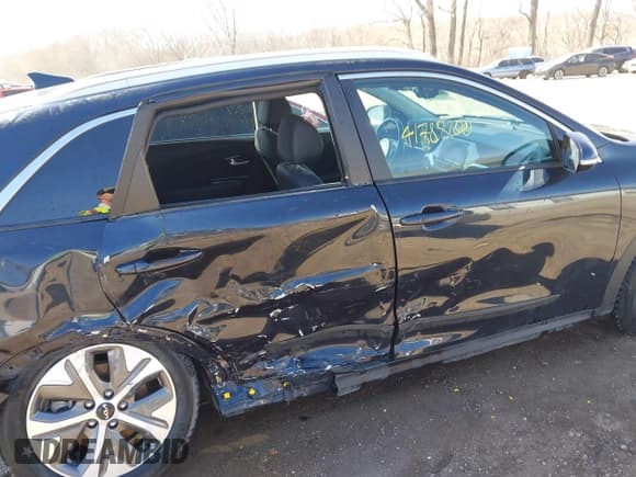 ✅ 2022 Kia Niro S • VIN: KNDCC3LG9N5115995 • Lot: 41788200. Wystawiony na IAAI z przebiegiem 48 480 mil. Bezpłatny archiwum sprzedaży aukcyjnych z USA i szczegółowy raport historii pojazdu na DreamBid. Zdjęcie 12.