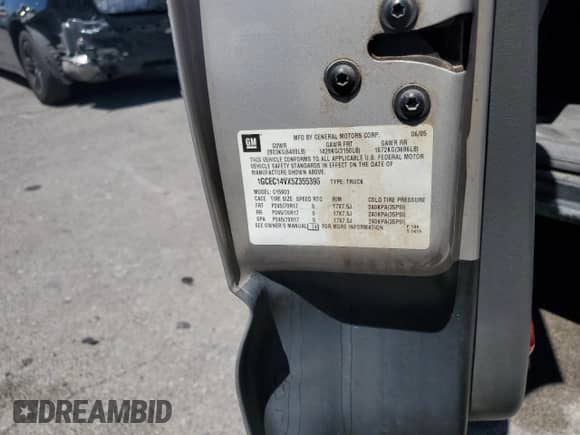 2005 Chevrolet Silverado 1500 Work Truck с VIN 1GCEC14VX5Z355396, выставлен на аукционе Copart как лот 57337435 с пробегом 167 498 миль миль и Чистый • Clean title. История ставок и продаж доступна на DreamBid. Изображение 12.