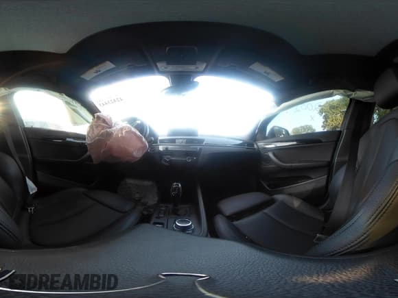 ✅ 2022 BMW X2 sDrive28i • VIN: WBXYH9C01N5U12002 • Lot: 42423443. Wystawiony na IAAI z przebiegiem 41 222 mil. Bezpłatny archiwum sprzedaży aukcyjnych z USA i szczegółowy raport historii pojazdu na DreamBid. Zdjęcie 17.