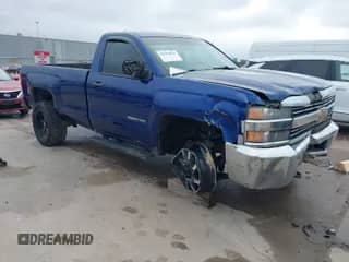 ✅ 2015 Chevrolet Silverado 2500HD Work Truck • VIN: 1GC0CUEG0FZ105243 • Lot: 41379638. Wystawiony na IAAI z przebiegiem 206 104 mil. Bezpłatny archiwum sprzedaży aukcyjnych z USA i szczegółowy raport historii pojazdu na DreamBid. Zdjęcie 1.