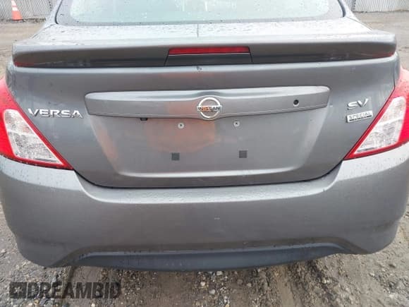 ✅ 2018 Nissan Versa SV • VIN: 3N1CN7AP3JL843944 • Lot: 43873071. Listed on IAAI with 89,045 mi. Free auction sales archive from the USA and detailed vehicle history report at DreamBid. Image 12.