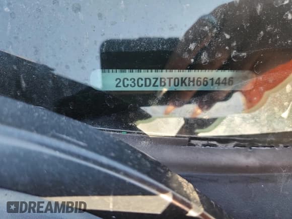 ✅ 2019 Dodge Challenger R/T • VIN: 2C3CDZBT0KH661446 • Lot: 87246715. Wystawiony na Copart z przebiegiem Nie podano. Bezpłatny archiwum sprzedaży aukcyjnych z USA i szczegółowy raport historii pojazdu na DreamBid. Zdjęcie 12.