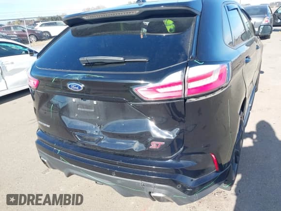 ✅ 2019 Ford Edge ST • VIN: 2FMPK4AP9KBC14395 • Lot: 43675292. Wystawiony na IAAI z przebiegiem 22 502 mil. Bezpłatny archiwum sprzedaży aukcyjnych z USA i szczegółowy raport historii pojazdu na DreamBid. Zdjęcie 6.