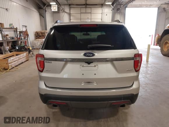 ✅ 2017 Ford Explorer XLT • VIN: 1FM5K8D89HGA27310 • Lot: 42051535. Wystawiony na IAAI z przebiegiem 111 483 mil. Bezpłatny archiwum sprzedaży aukcyjnych z USA i szczegółowy raport historii pojazdu na DreamBid. Zdjęcie 17.