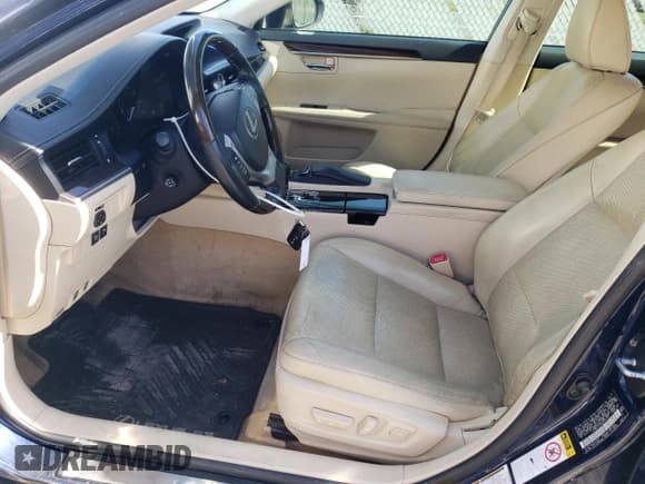 ✅ 2014 Lexus ES 330 • VIN: JTHBK1GGXE2094748 • Lot: 84973655. Wystawiony na Copart z przebiegiem 153 972 mil. Bezpłatny archiwum sprzedaży aukcyjnych z USA i szczegółowy raport historii pojazdu na DreamBid. Zdjęcie 7.