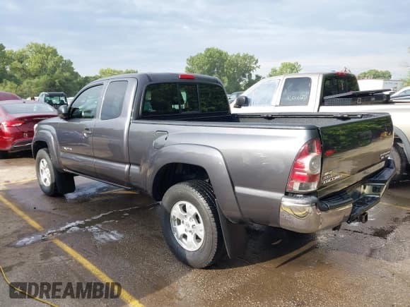 ✅ 2013 Toyota Tacoma PreRunner • VIN: 5TFTU4GN7DX040504 • Lot: 43061706. Listed on IAAI with 176,888 mi. Free auction sales archive from the USA and detailed vehicle history report at DreamBid. Image 3.