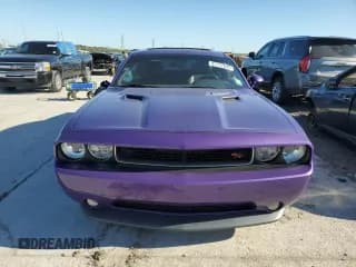 ✅ 2013 Dodge Challenger R/T Plus • VIN: 2C3CDYBTXDH681863 • Lot: 81717644. Wystawiony na Copart z przebiegiem 141 360 mil. Bezpłatny archiwum sprzedaży aukcyjnych z USA i szczegółowy raport historii pojazdu na DreamBid. Zdjęcie 5.
