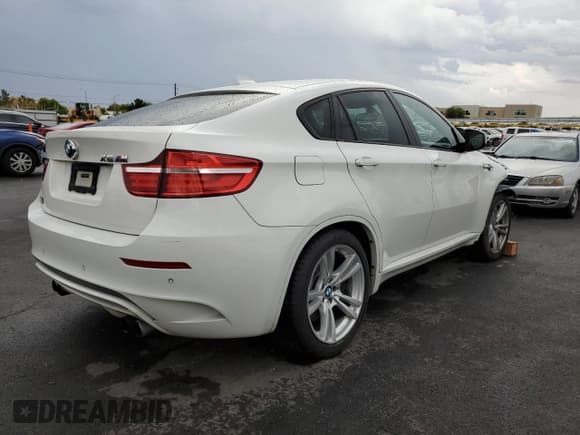 ✅ 2014 BMW X6 M • VIN: 5YMGZ0C55E0C40660 • Lot: 86108965. Wystawiony na Copart z przebiegiem 65 767 mil. Bezpłatny archiwum sprzedaży aukcyjnych z USA i szczegółowy raport historii pojazdu na DreamBid. Zdjęcie 3.