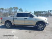 ✅ 2010 Toyota Tundra • VIN: 5TFEY5F16AX081445 • Lot: 41671726. Wystawiony na IAAI z przebiegiem 239 381 mil. Bezpłatny archiwum sprzedaży aukcyjnych z USA i szczegółowy raport historii pojazdu na DreamBid. Zdjęcie 13.