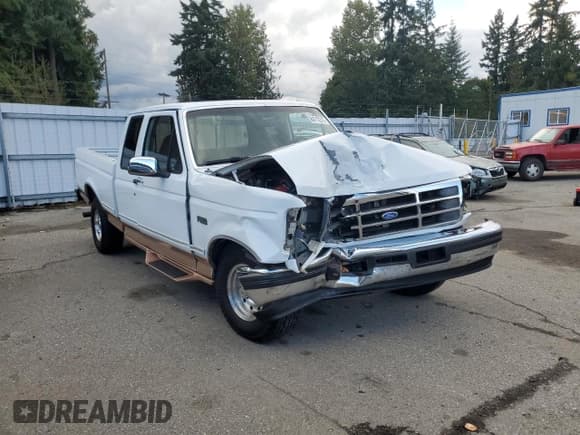 ✅ 1995 Ford F-150 • VIN: 1FTEX14H6SKB05057 • Lot: 84712375. Wystawiony na Copart z przebiegiem Nie podano. Bezpłatny archiwum sprzedaży aukcyjnych z USA i szczegółowy raport historii pojazdu na DreamBid. Zdjęcie 4.