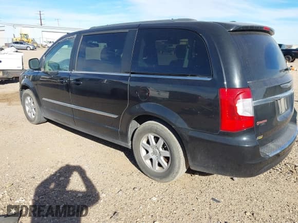 ✅ 2013 Chrysler Town & Country Touring • VIN: 2C4RC1BG9DR525505 • Lot: 43713015. Listed on IAAI with 130,923 mi. Free auction sales archive from the USA and detailed vehicle history report at DreamBid. Image 3.