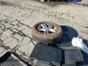 ✅ 2020 Ford Explorer XLT • VIN: 1FMSK8DH3LGD06196 • Lot: 91241315. Wystawiony na Copart z przebiegiem 91 804 mil. Bezpłatny archiwum sprzedaży aukcyjnych z USA i szczegółowy raport historii pojazdu na DreamBid. Zdjęcie 13.