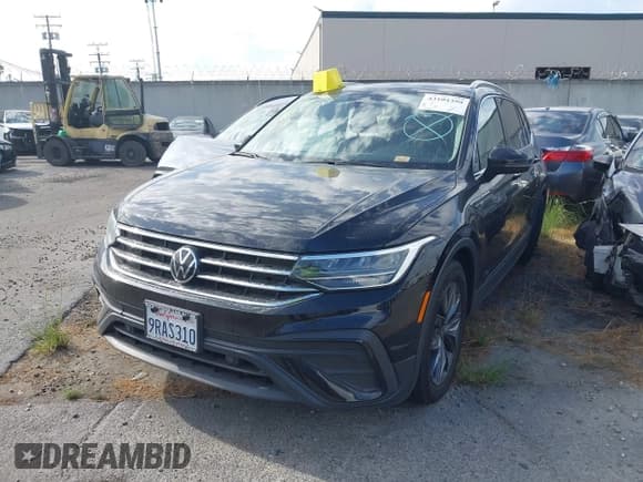✅ 2023 Volkswagen Tiguan SE • VIN: 3VVNB7AX2PM036365 • Lot: 43104399. Listed on IAAI with 47,443 mi. Free auction sales archive from the USA and detailed vehicle history report at DreamBid. Image 2.