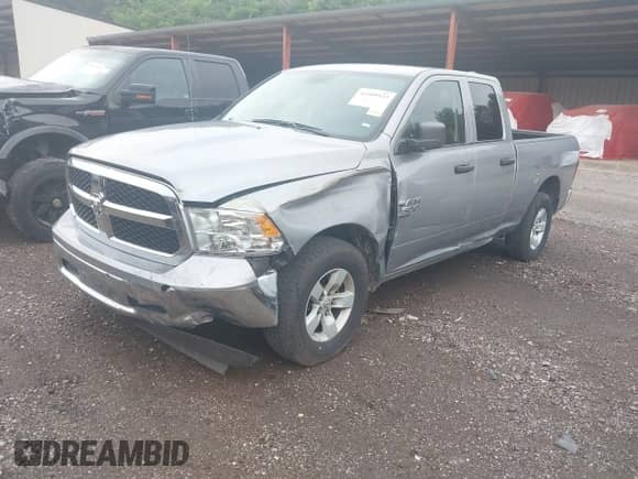 2024 Ram 1500 SLT z VIN 1C6RR6GG2RS135931, wystawiony jako IAAI lot #42509523 z przebiegiem 27 074 mil mil oraz . Historia ofert i sprzedaży dostępna na DreamBid. Obrazek 17.