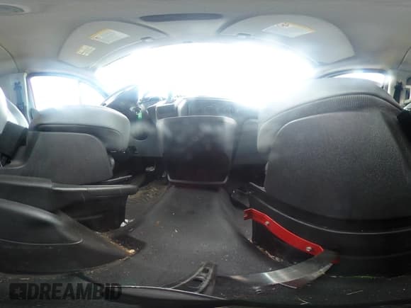 ✅ 2015 Ford Transit XL • VIN: 1FMZK1YMXFKA05407 • Lot: 42920935. Wystawiony na IAAI z przebiegiem 149 168 mil. Bezpłatny archiwum sprzedaży aukcyjnych z USA i szczegółowy raport historii pojazdu na DreamBid. Zdjęcie 18.