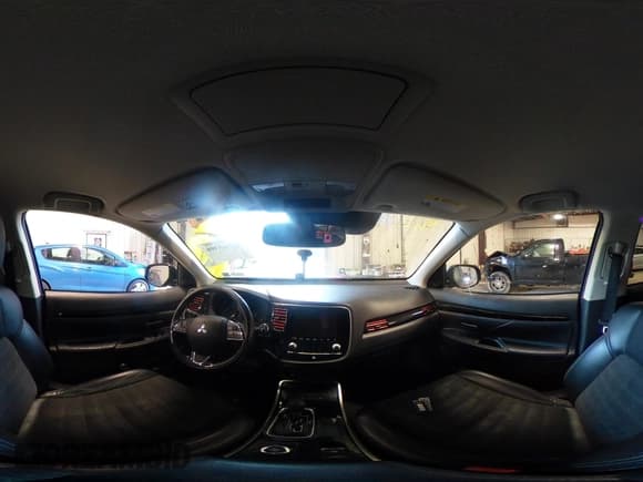 ✅ 2020 Mitsubishi Outlander ES • VIN: JA4AZ3A33LZ045142 • Lot: 43569398. Wystawiony na IAAI z przebiegiem 105 726 mil. Bezpłatny archiwum sprzedaży aukcyjnych z USA i szczegółowy raport historii pojazdu na DreamBid. Zdjęcie 18.