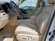 ✅ 2019 Lexus LX 570 • VIN: JTJHY7AX8K4295664 • Lot: 68191715. Wystawiony na Copart z przebiegiem 50 284 mil. Bezpłatny archiwum sprzedaży aukcyjnych z USA i szczegółowy raport historii pojazdu na DreamBid. Zdjęcie 7.