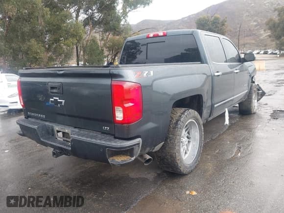 ✅ 2018 Chevrolet Silverado 1500 LTZ • VIN: 3GCUKSEJ7JG237168 • Lot: 43752932. Wystawiony na IAAI z przebiegiem 211 295 mil. Bezpłatny archiwum sprzedaży aukcyjnych z USA i szczegółowy raport historii pojazdu na DreamBid. Zdjęcie 4.