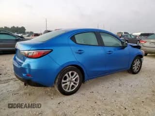 ✅ 2017 Toyota Yaris • VIN: 3MYDLBYV6HY163694 • Лот: 82769445. Опубликован ранее на Copart с пробегом 67 367 миль. Бесплатный доступ к архиву аукционных продаж из США и подробный отчёт об истории автомобиля на DreamBid. Изображение 3.