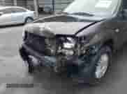 2005 Mercury Mariner Luxury z VIN 4M2YU56195DJ14917, wystawiony jako IAAI lot #41538962 z przebiegiem 210 486 mil mil oraz . Historia ofert i sprzedaży dostępna na DreamBid. Obrazek 6.