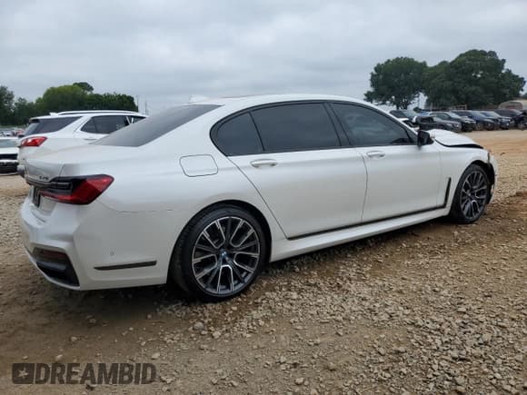 ✅ 2022 BMW 7 Series 750i xDrive • VIN: WBA7U2C03NCJ17147 • Lot: 66776635. Listed on Copart with 46,341 mi. Free auction sales archive from the USA and detailed vehicle history report at DreamBid. Image 3.