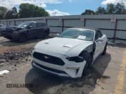 ✅ 2020 Ford Mustang EcoBoost Premium • VIN: 1FATP8UH7L5126473 • Lot: 43405791. Wystawiony na IAAI z przebiegiem 55 771 mil. Bezpłatny archiwum sprzedaży aukcyjnych z USA i szczegółowy raport historii pojazdu na DreamBid. Zdjęcie 2.