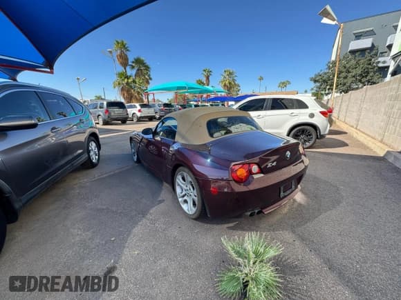 ✅ 2004 BMW Z4 3.0i • VIN: 4USBT53504LU08064 • Lot: 85190565. Listed on Copart with 136,310 mi. Free auction sales archive from the USA and detailed vehicle history report at DreamBid. Image 3.