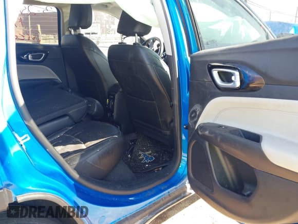 ✅ 2022 Jeep Compass Limited • VIN: 3C4NJDCB7NT185777 • Lot: 41952891. Wystawiony na IAAI z przebiegiem 28 820 mil. Bezpłatny archiwum sprzedaży aukcyjnych z USA i szczegółowy raport historii pojazdu na DreamBid. Zdjęcie 8.