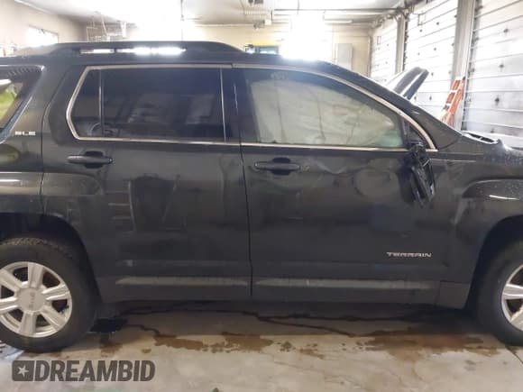 ✅ 2014 GMC Terrain SLE • VIN: 2GKALREK5E6338250 • Lot: 41973834. Wystawiony na IAAI z przebiegiem 134 994 mil. Bezpłatny archiwum sprzedaży aukcyjnych z USA i szczegółowy raport historii pojazdu na DreamBid. Zdjęcie 13.