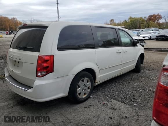 ✅ 2011 Dodge Grand Caravan Express • VIN: 2D4RN4DG7BR632836 • Lot: 89563735. Wystawiony na Copart z przebiegiem 215 467 mil. Bezpłatny archiwum sprzedaży aukcyjnych z USA i szczegółowy raport historii pojazdu na DreamBid. Zdjęcie 3.
