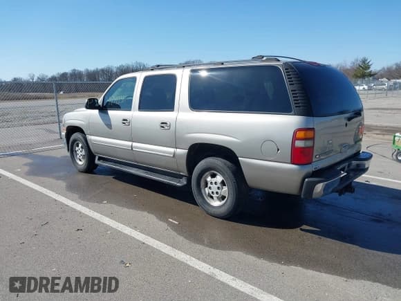 ✅ 2002 Chevrolet Suburban LS • VIN: 3GNEC16Z32G339558 • Лот: 41739334. Опубликован ранее на IAAI с пробегом 198 291 миль. Бесплатный доступ к архиву аукционных продаж из США и подробный отчёт об истории автомобиля на DreamBid. Изображение 3.