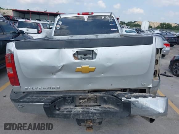 ✅ 2014 Chevrolet Silverado 2500HD LT • VIN: 1GC1KXE82EF145437 • Lot: 42394046. Listed on IAAI with 393,771 mi. Free auction sales archive from the USA and detailed vehicle history report at DreamBid. Image 16.