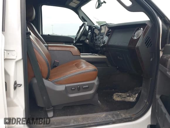 ✅ 2014 Ford F-250 Lariat • VIN: 1FT7W2BT9EEA71823 • Lot: 43644937. Wystawiony na IAAI z przebiegiem 193 826 mil. Bezpłatny archiwum sprzedaży aukcyjnych z USA i szczegółowy raport historii pojazdu na DreamBid. Zdjęcie 12.