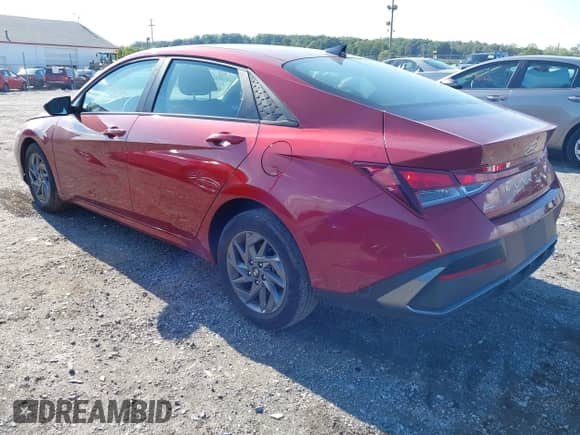 2024 Hyundai Elantra SEL с VIN KMHLM4DGXRU680104, выставлен на аукционе IAAI как лот 43313435 с пробегом 24 480 миль миль и . История ставок и продаж доступна на DreamBid. Изображение 3.