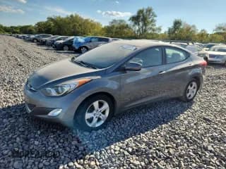 ✅ 2013 Hyundai Elantra GLS • VIN: 5NPDH4AEXDH232819 • Лот: 71532475. Опубликован ранее на Copart с пробегом 81 664 миль. Бесплатный доступ к архиву аукционных продаж из США и подробный отчёт об истории автомобиля на DreamBid. Изображение 1.