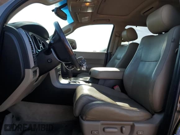 ✅ 2010 Toyota Sequoia Platinum • VIN: 5TDDW5G11AS027248 • Лот: 67949705. Опубликован ранее на Copart с пробегом 297 405 миль. Бесплатный доступ к архиву аукционных продаж из США и подробный отчёт об истории автомобиля на DreamBid. Изображение 7.