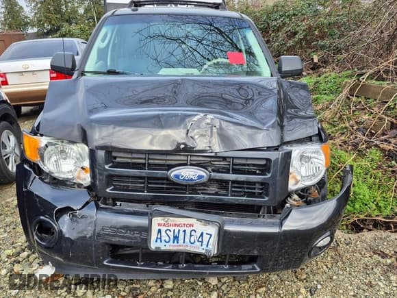 ✅ 2011 Ford Escape Hybrid • VIN: 1FMCU5K36BKB54964 • Lot: 82873554. Wystawiony na Copart z przebiegiem Nie podano. Bezpłatny archiwum sprzedaży aukcyjnych z USA i szczegółowy raport historii pojazdu na DreamBid. Zdjęcie 5.